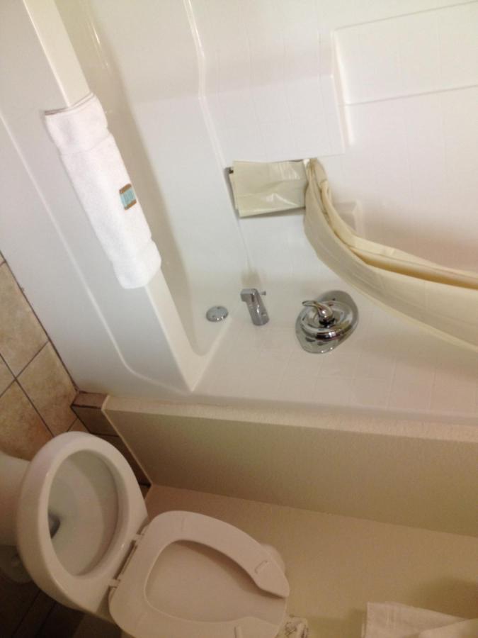 Howard Johnson By Wyndham Lubbock Tx Ngoại thất bức ảnh