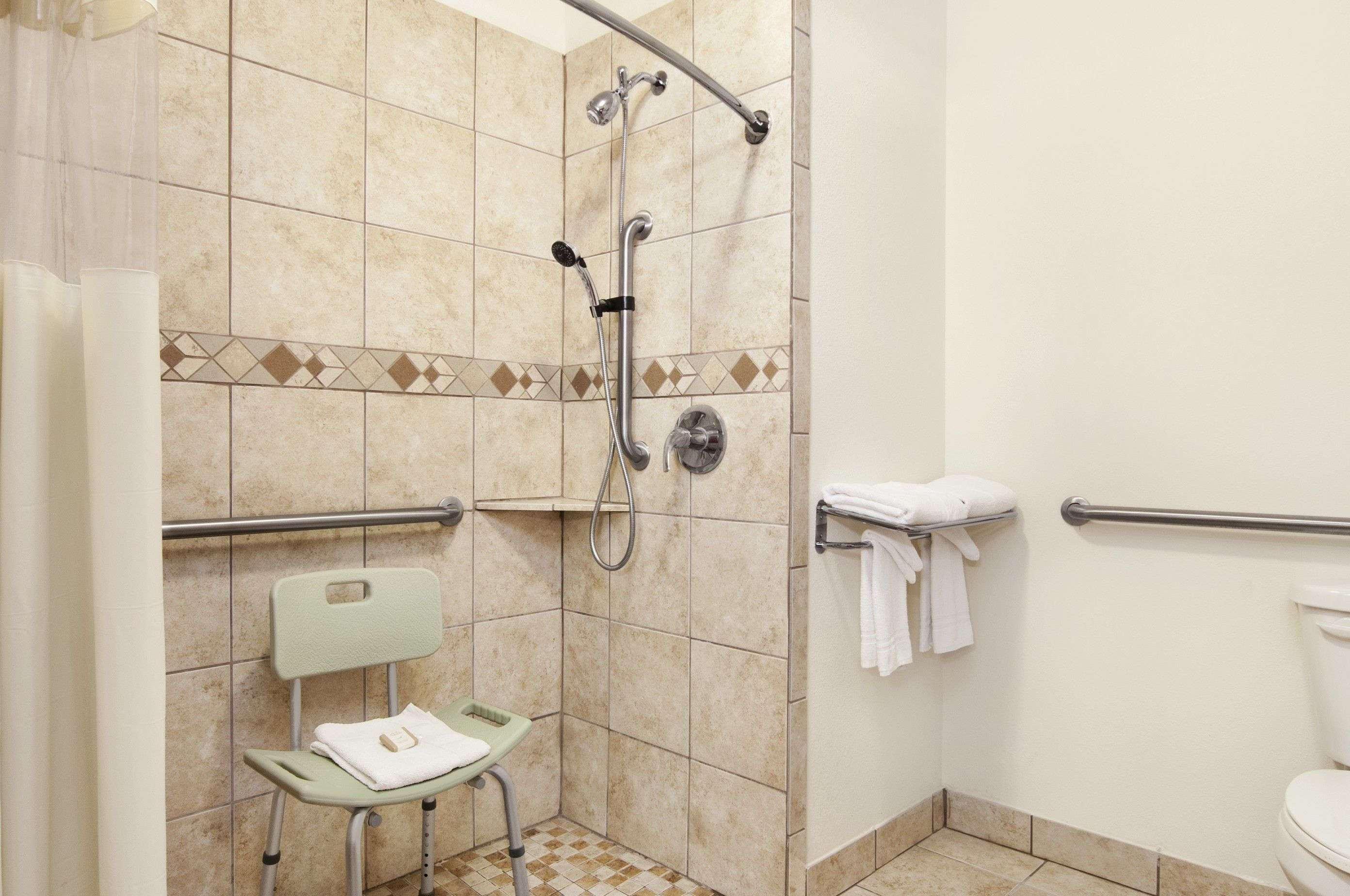 Howard Johnson By Wyndham Lubbock Tx Ngoại thất bức ảnh