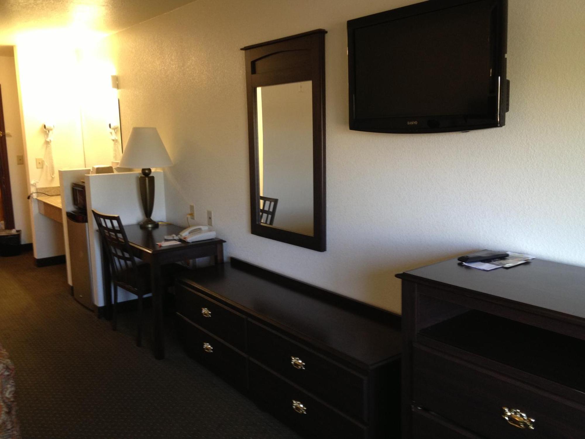 Howard Johnson By Wyndham Lubbock Tx Ngoại thất bức ảnh