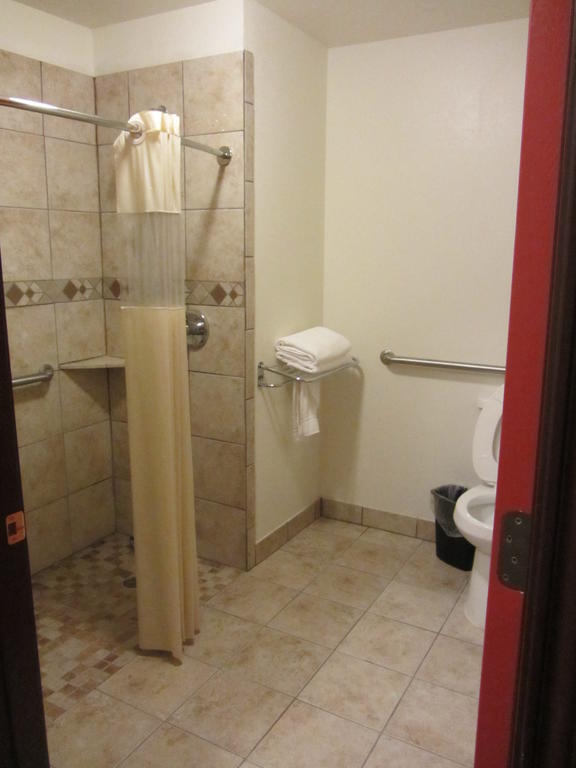 Howard Johnson By Wyndham Lubbock Tx Ngoại thất bức ảnh