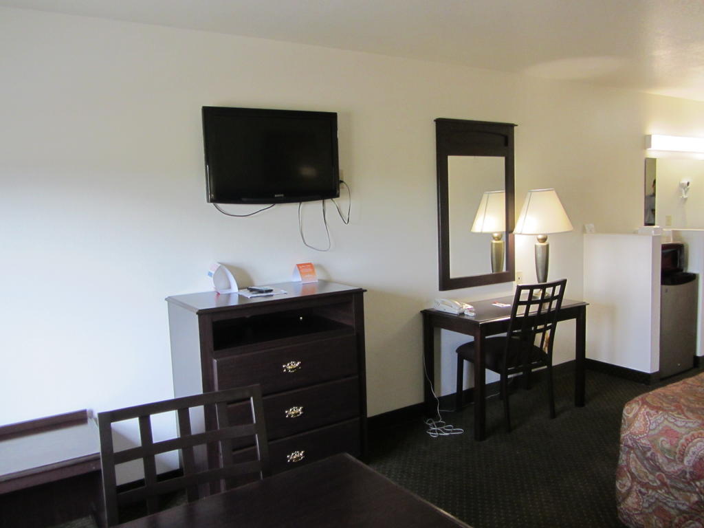 Howard Johnson By Wyndham Lubbock Tx Ngoại thất bức ảnh