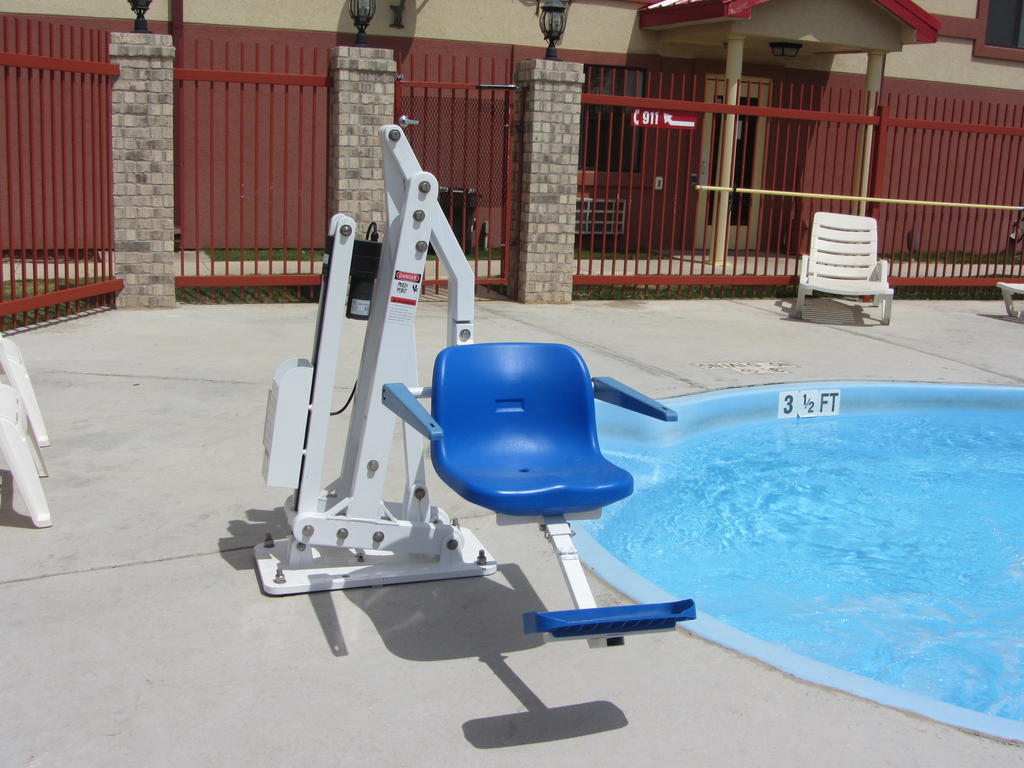 Howard Johnson By Wyndham Lubbock Tx Ngoại thất bức ảnh